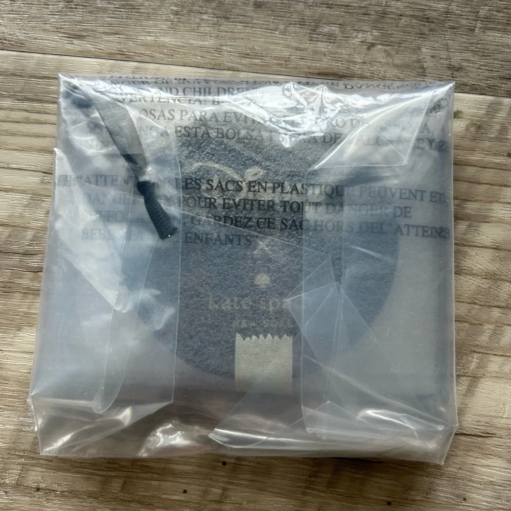 Disney Kate Spade Minnie Mouse Cardholder $129 - Picture 4 of 4